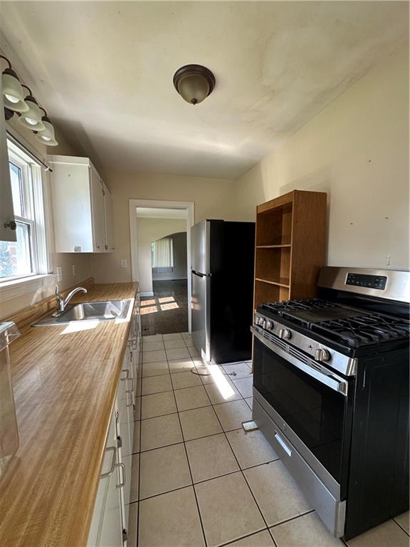 Photo 5 of 1701 E MECHANIC Avenue