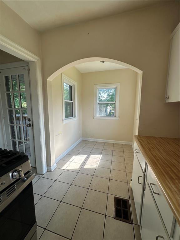 Photo 6 of 1701 E MECHANIC Avenue