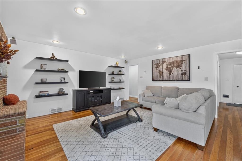 Photo 5 of 5714 W 77th Terrace