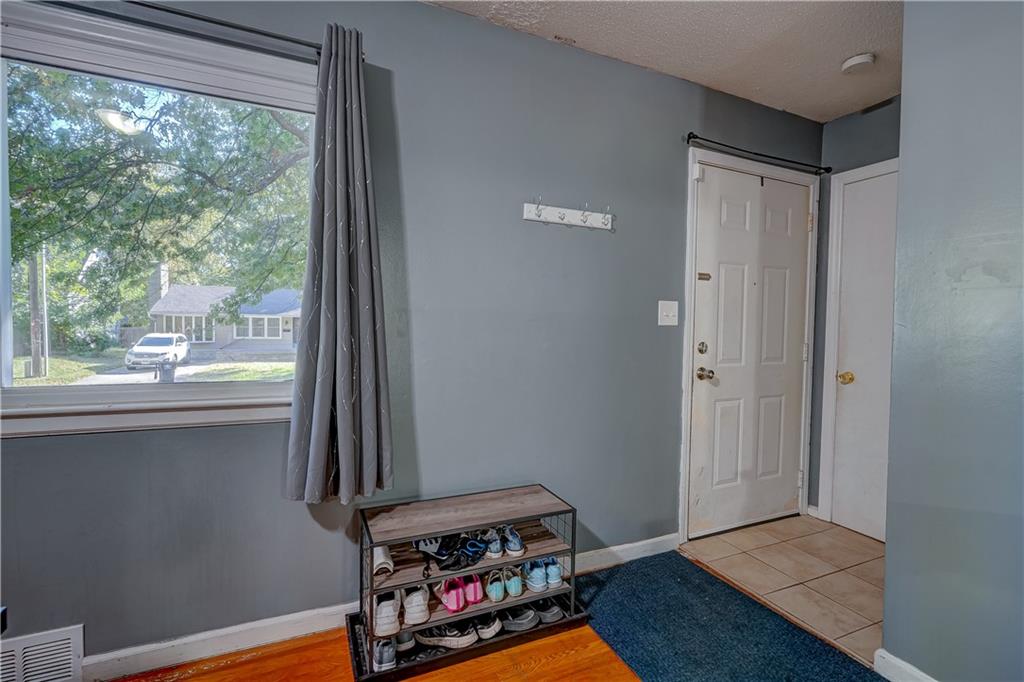 Photo 5 of 1708 S Pearl Street