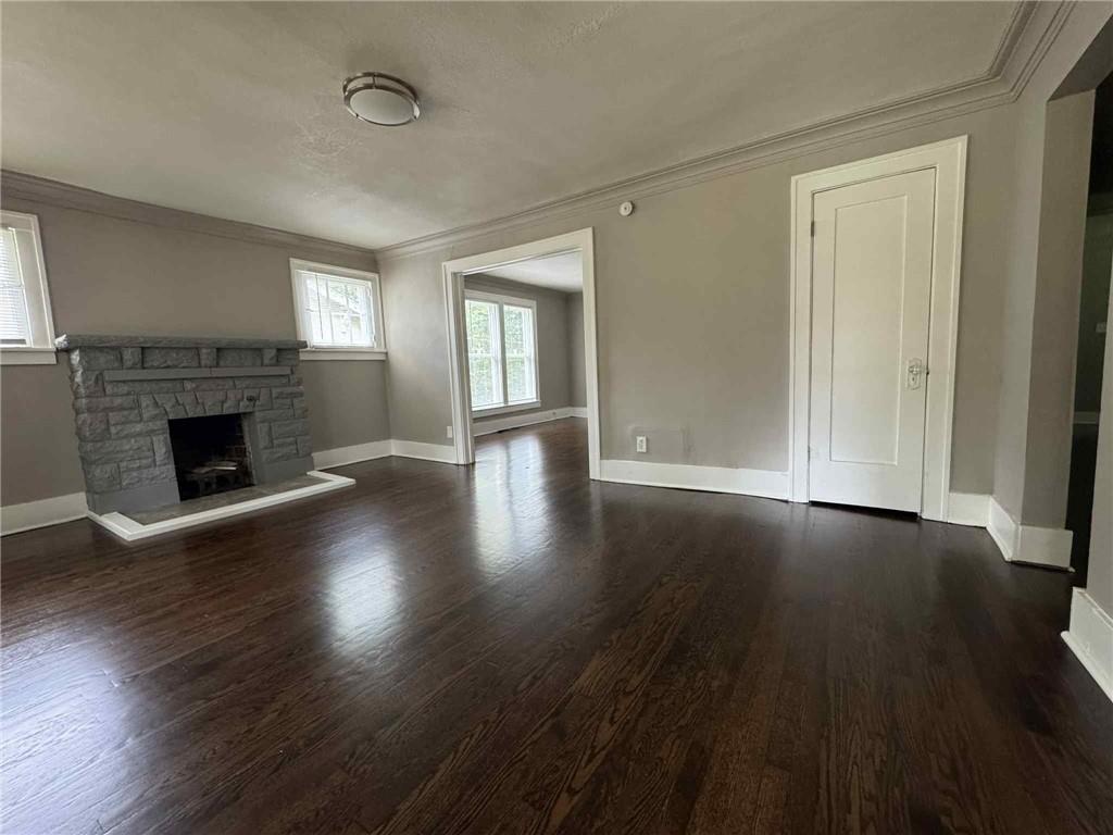 Photo 3 of 1836 Freeman Avenue