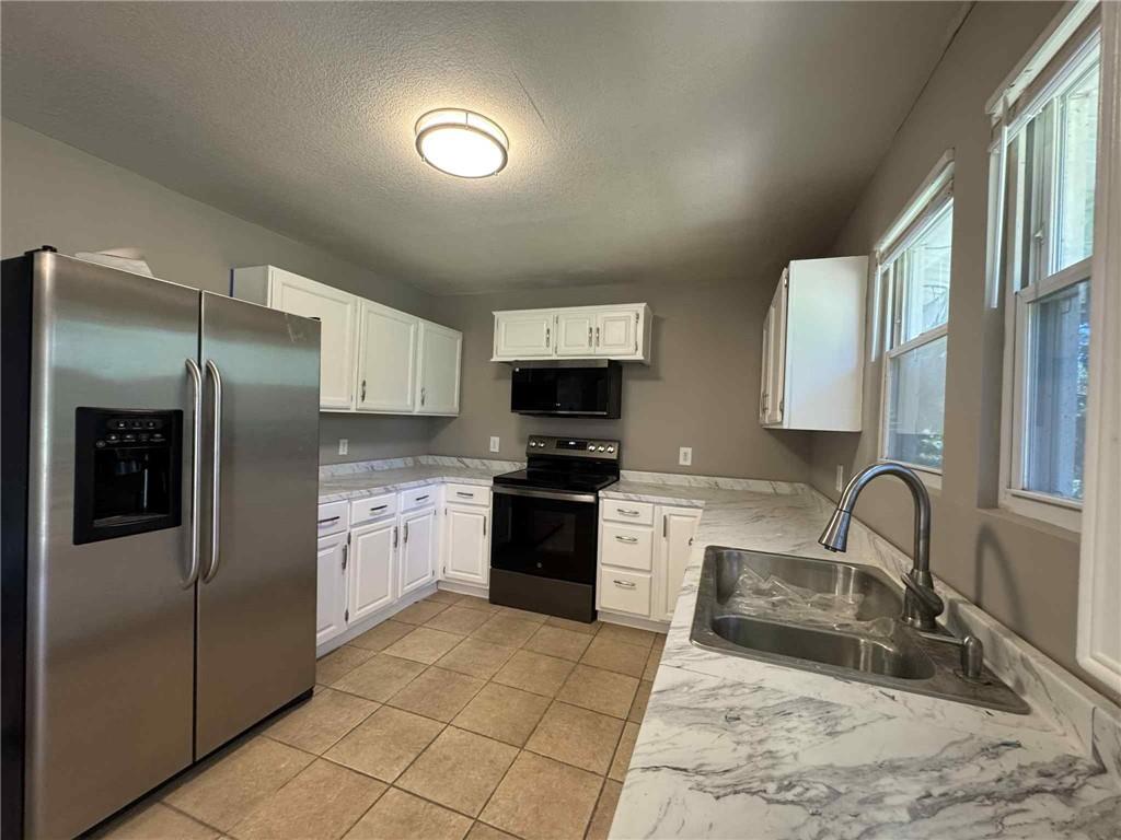 Photo 5 of 1836 Freeman Avenue
