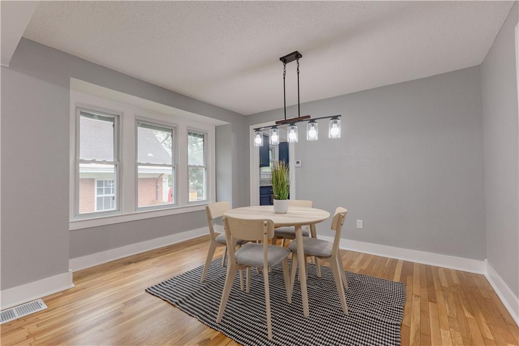 Photo 3 of 116 S Ash Avenue
