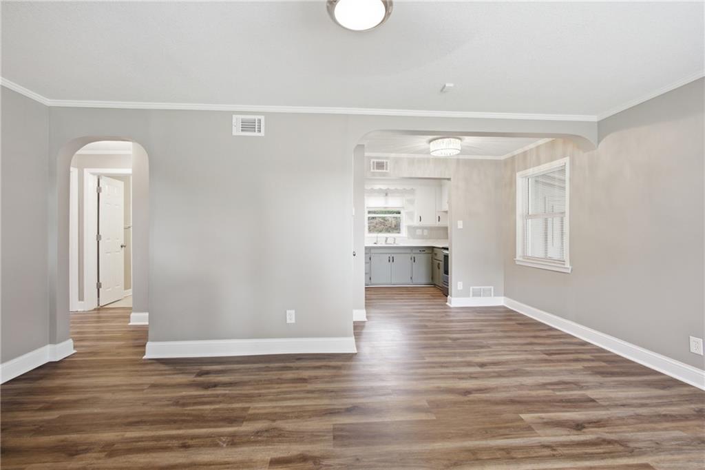 Photo 4 of 1124 E 80th Street