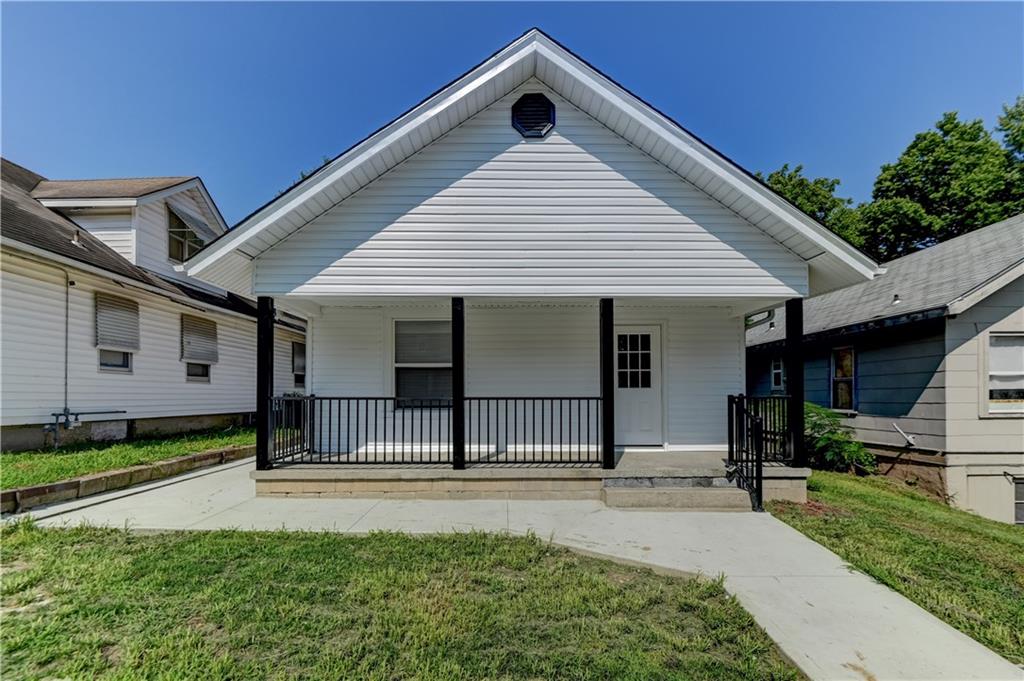 Photo 3 of 1540 Poplar Avenue