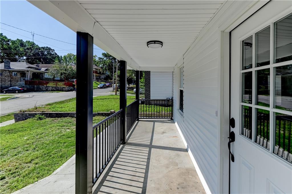 Photo 4 of 1540 Poplar Avenue