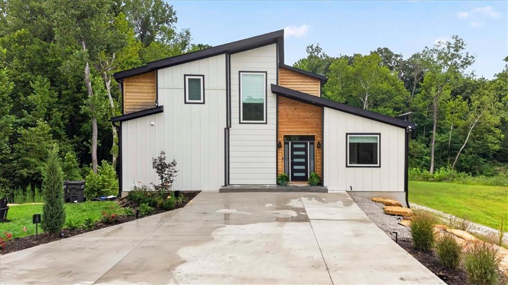 Photo of 8395 NW Baker Circle