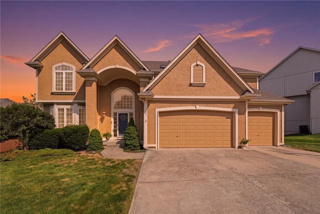 Photo of 172 NE Hidden Ridge Lane