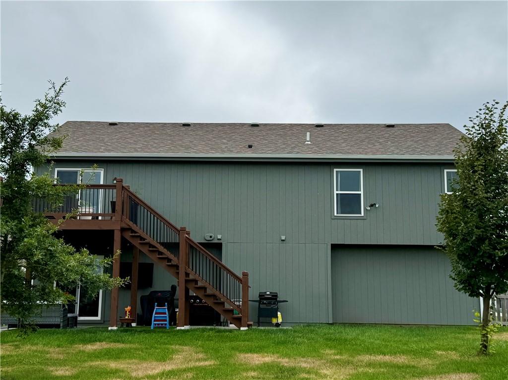 Photo 4 of 701 SE Juniper Drive