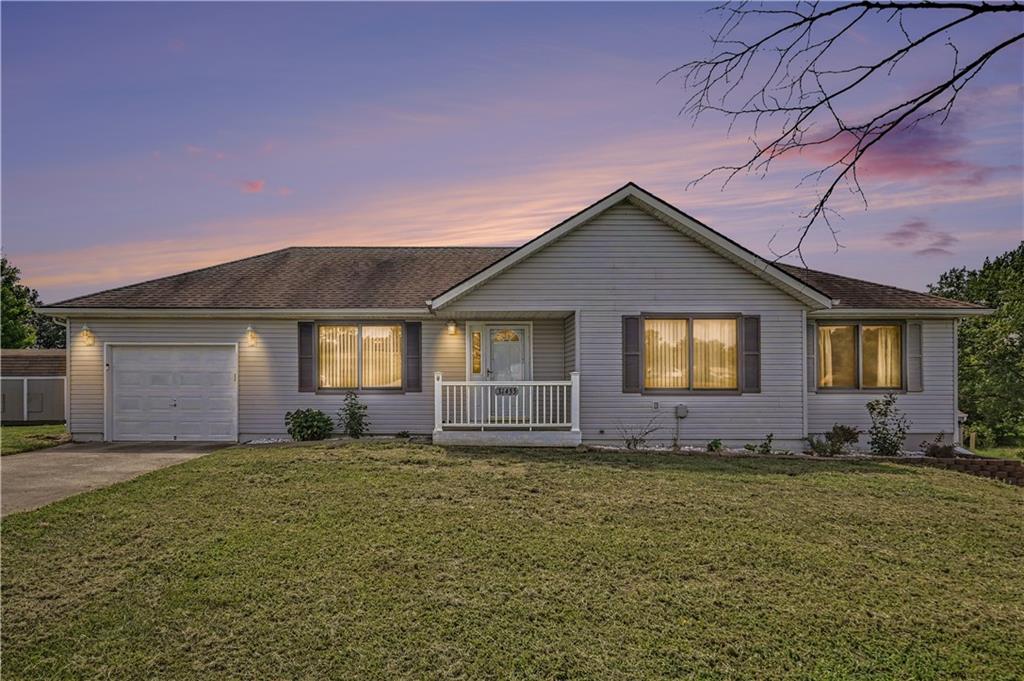 Photo 2 of 31455 Lyman Lane