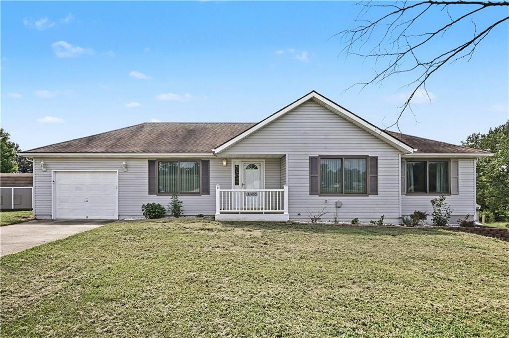 Photo 3 of 31455 Lyman Lane