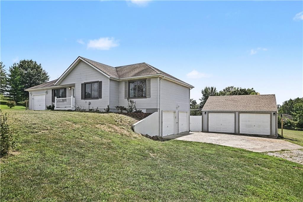 Photo 4 of 31455 Lyman Lane