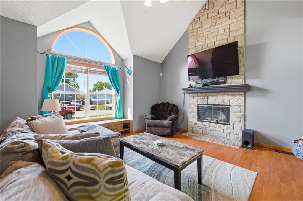 Photo of 913 Applewood Lane