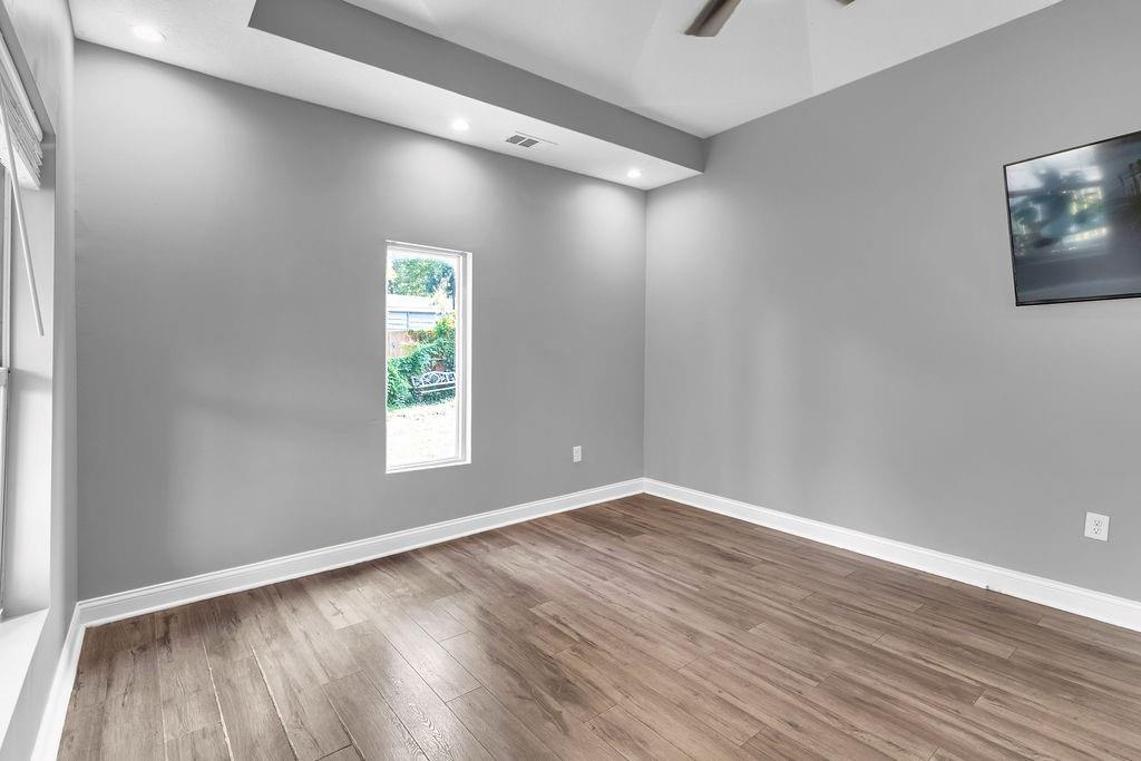 Photo 5 of 2236 S Ferree Street