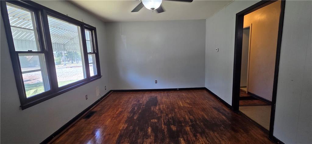 Photo 4 of 412 N Garner Street