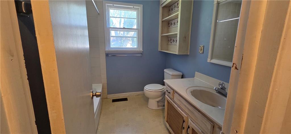Photo 7 of 412 N Garner Street