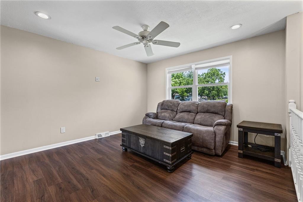 Photo 5 of 409 W South Street