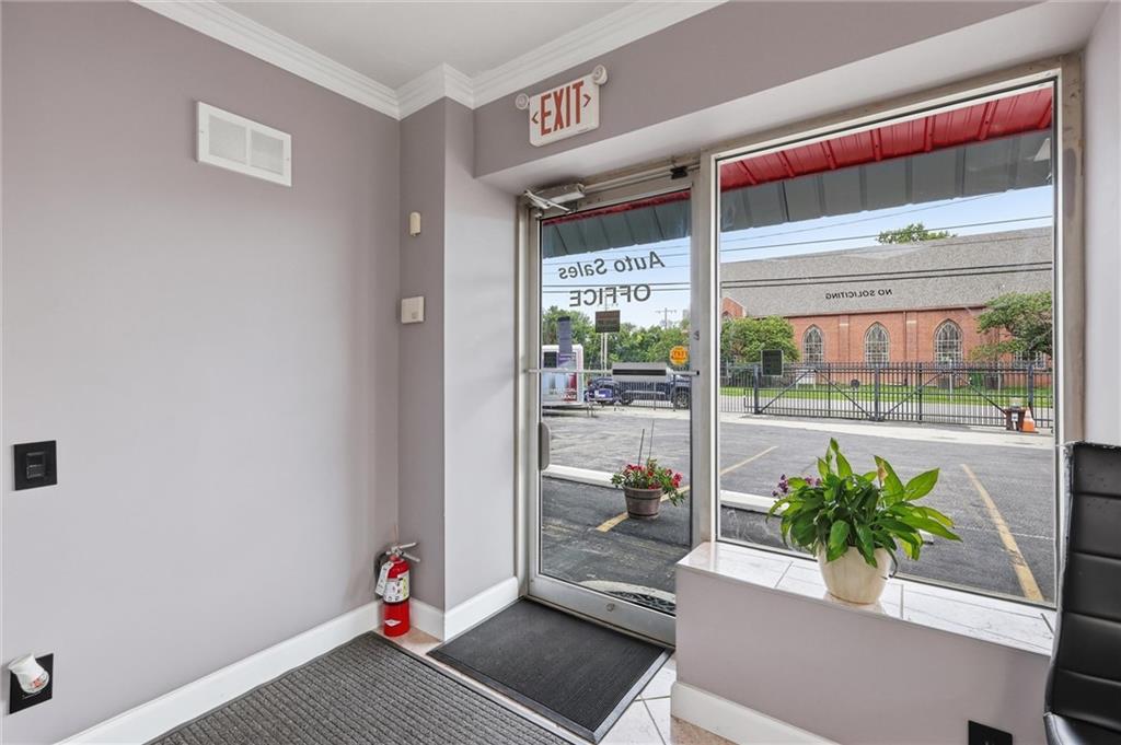 Photo 7 of 7511 LEAVENWORTH Road