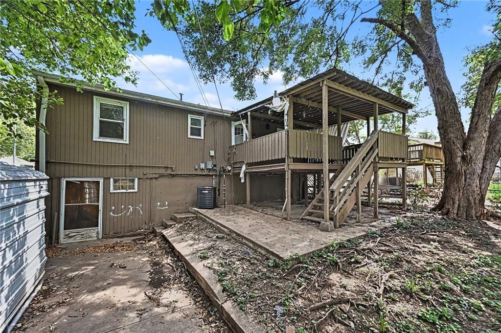 Photo 3 of 8026 NE 50th Street