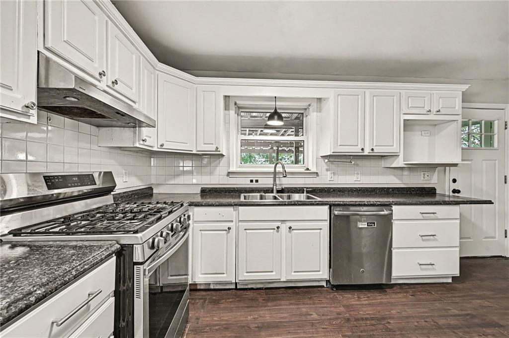 Photo 5 of 8026 NE 50th Street