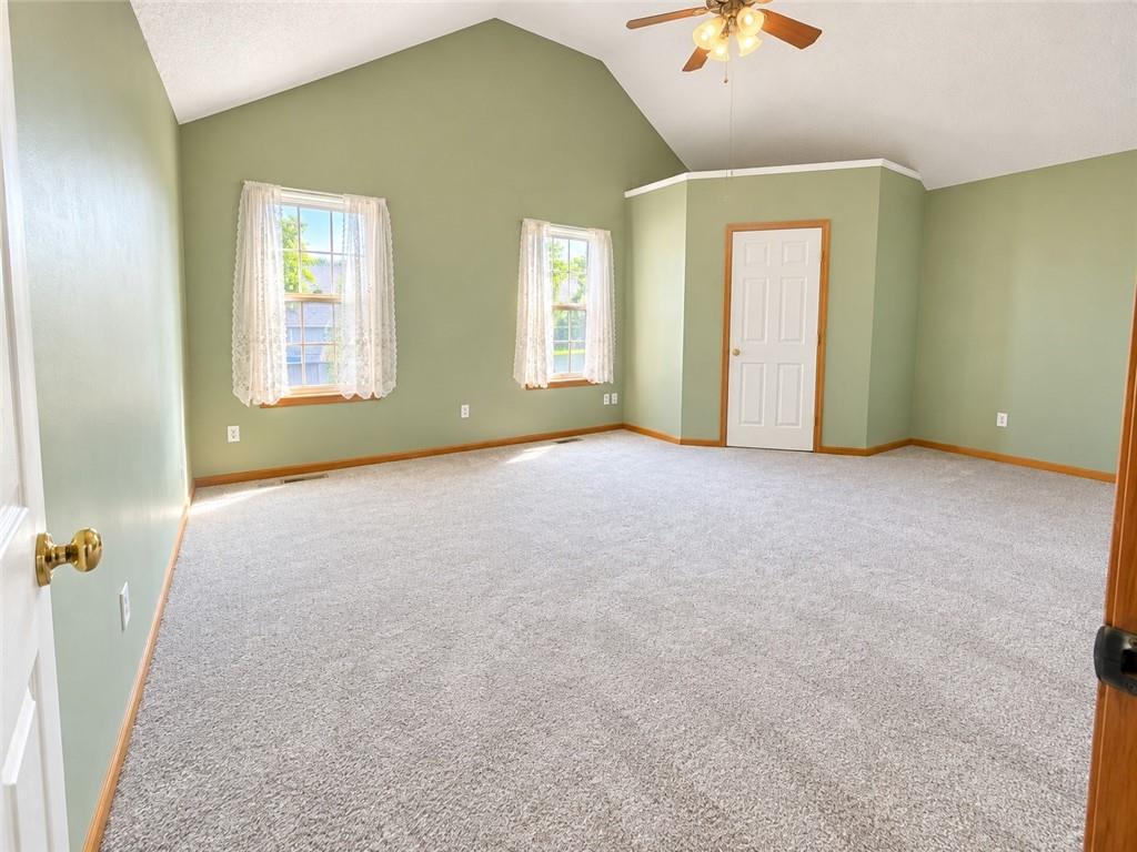Photo 6 of 809 SW Graystone Drive
