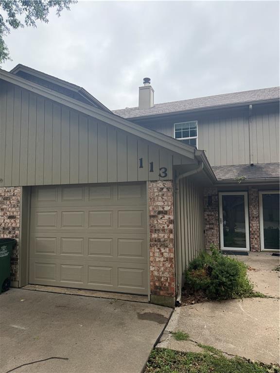 Photo 2 of 113 NE Greystone Drive