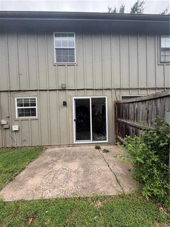 Photo 6 of 113 NE Greystone Drive