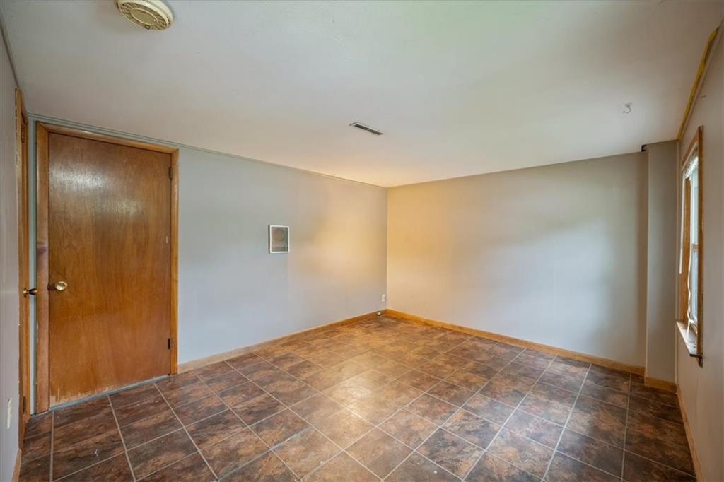 Photo 4 of 127 Collette Street