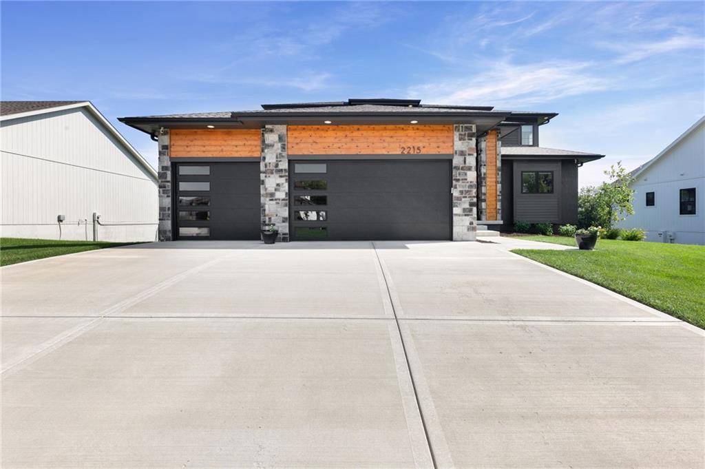 Photo of 2215 SW Hook Farm Drive