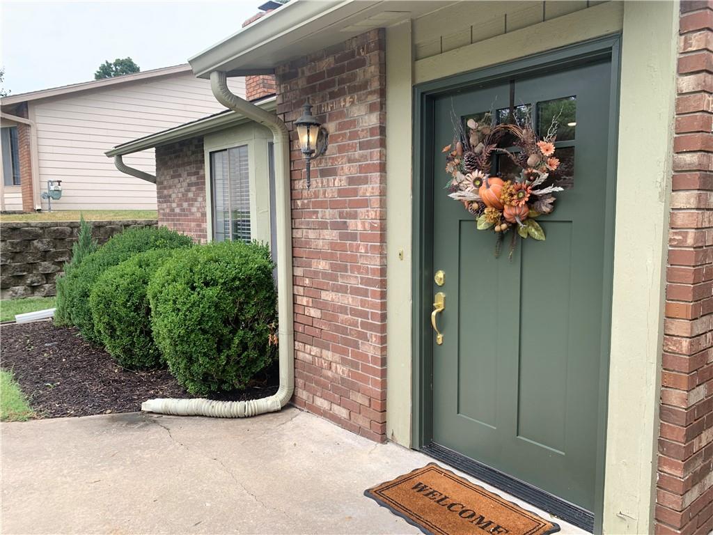 Photo 2 of 1404 W Stone Boulevard