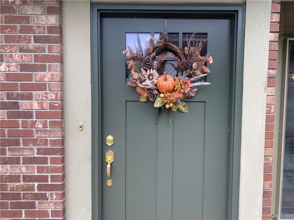 Photo 3 of 1404 W Stone Boulevard