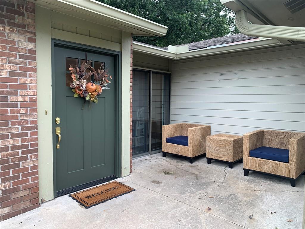 Photo 4 of 1404 W Stone Boulevard