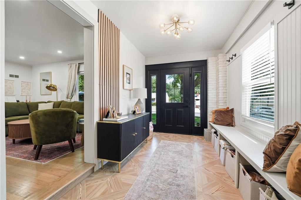 Photo 7 of 6920 Walmer Street