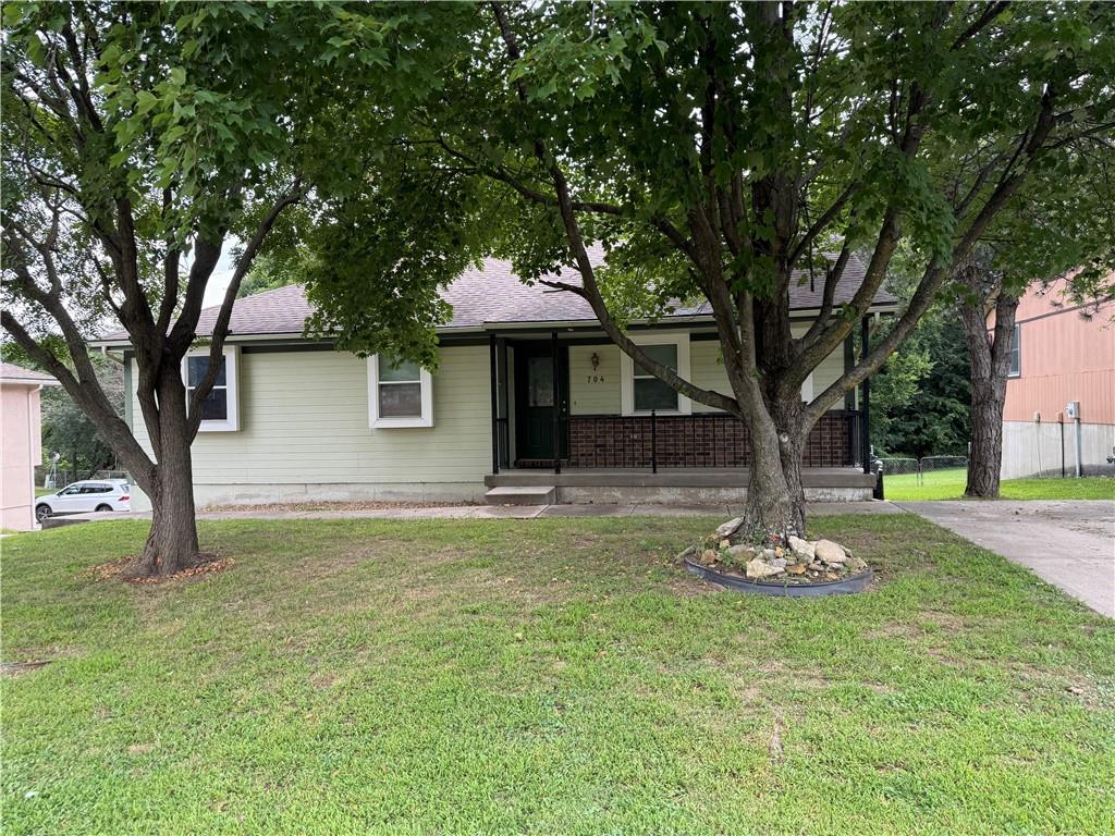 Photo 2 of 704 Hillcrest Street