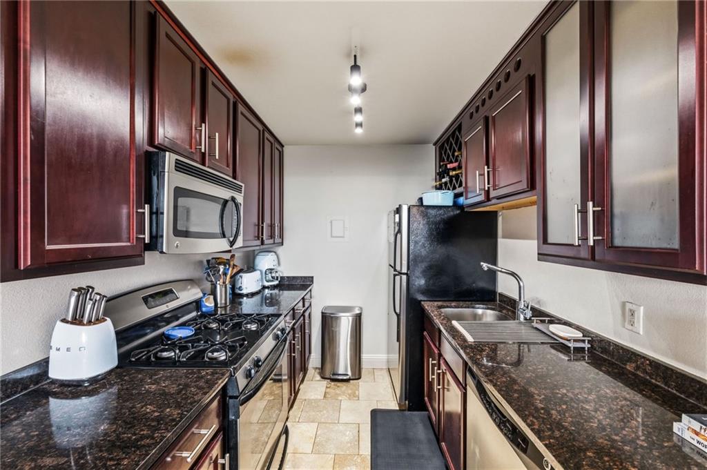 Photo 6 of 700 E 8th Street #8Q