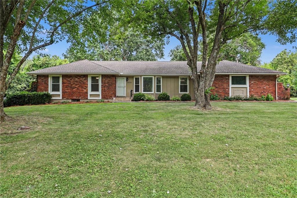 Photo 3 of 25322 Lone Pine Drive