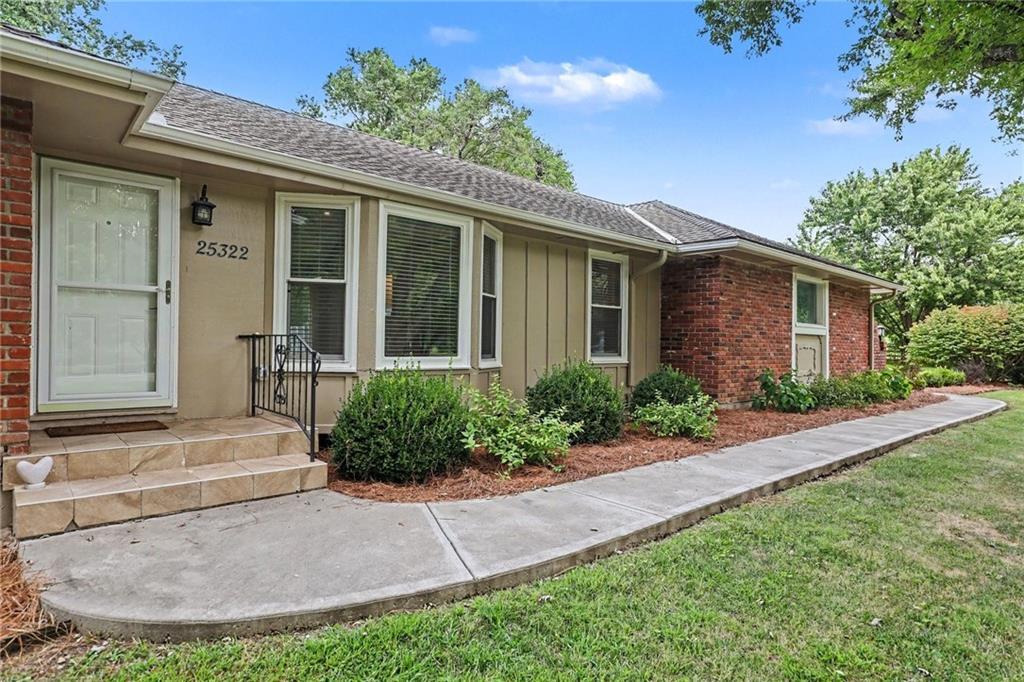 Photo 5 of 25322 Lone Pine Drive