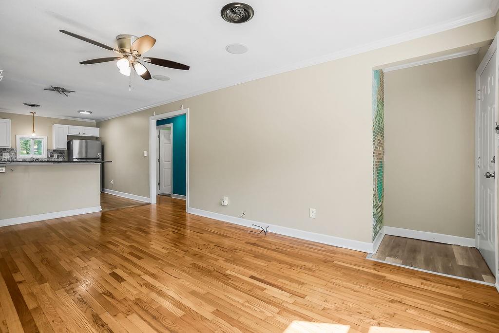 Photo 4 of 308 N Washington Street