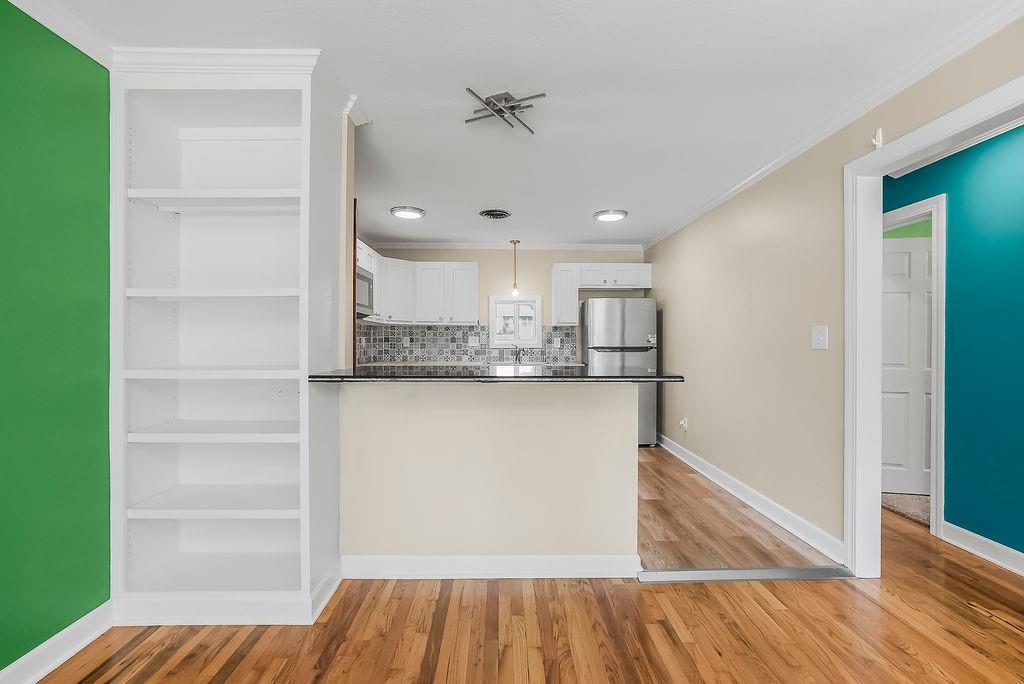 Photo 5 of 308 N Washington Street