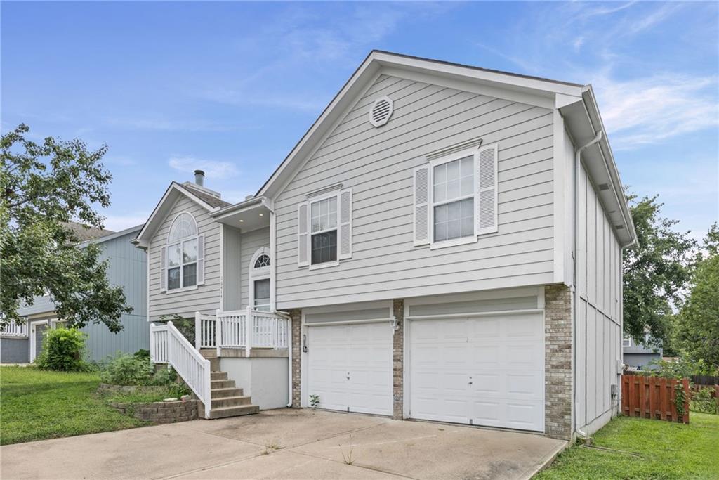 Photo 2 of 16414 Hight Avenue