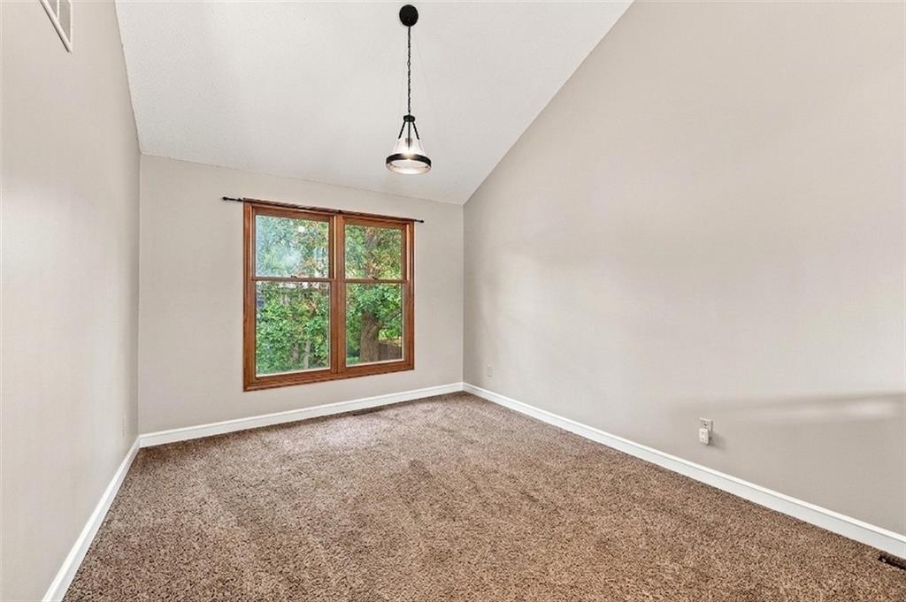 Photo 6 of 1207 SW Eastman Court