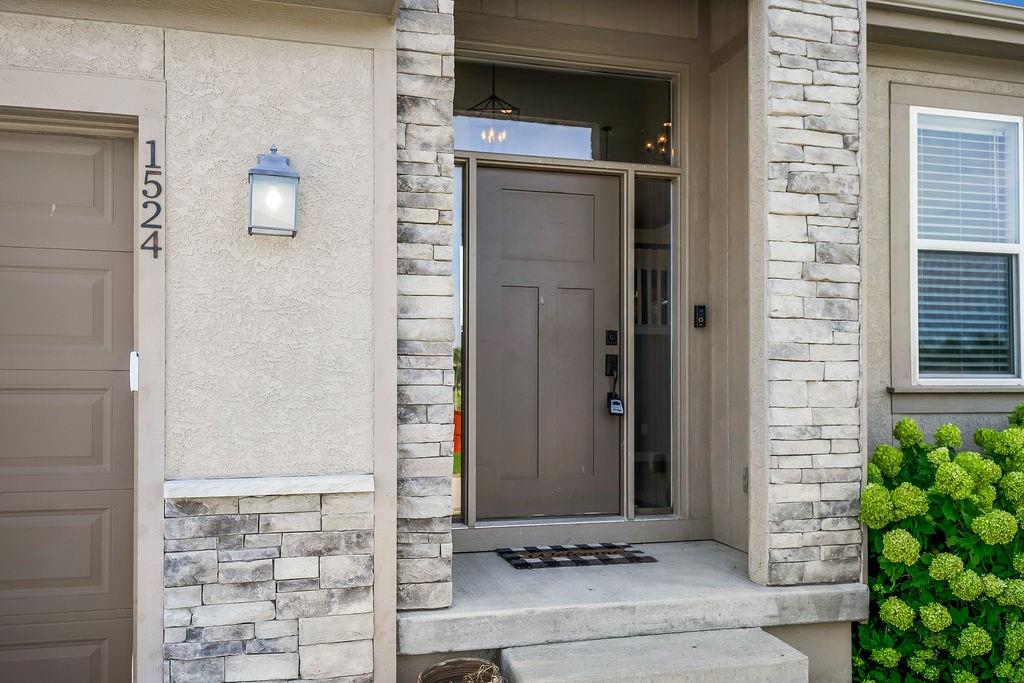 Photo 2 of 1524 N 156th Street