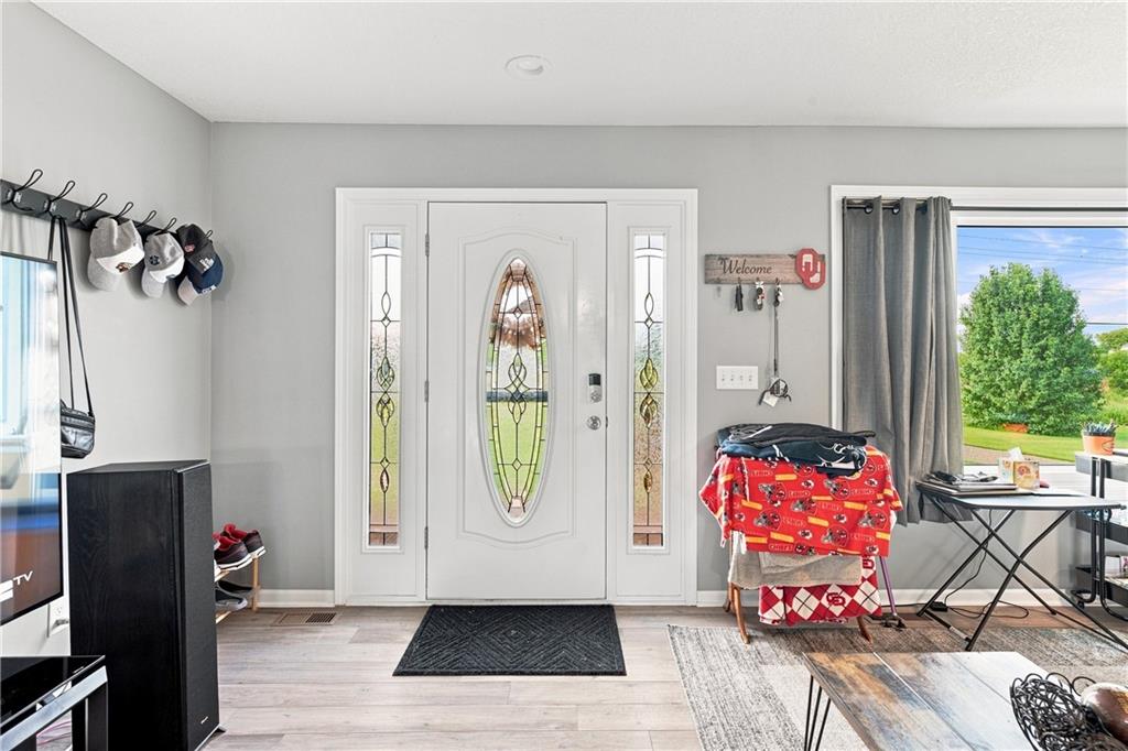 Photo 4 of 20193 Linwood Road