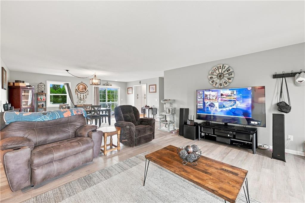 Photo 6 of 20193 Linwood Road