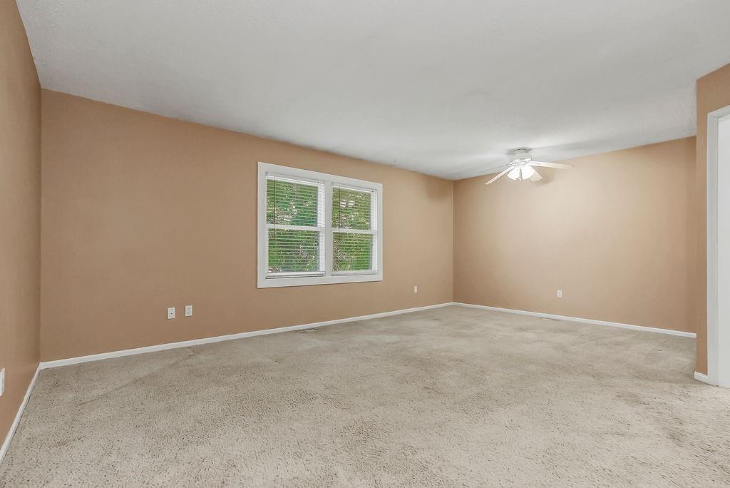 Photo 2 of 740 E Valerie Lane