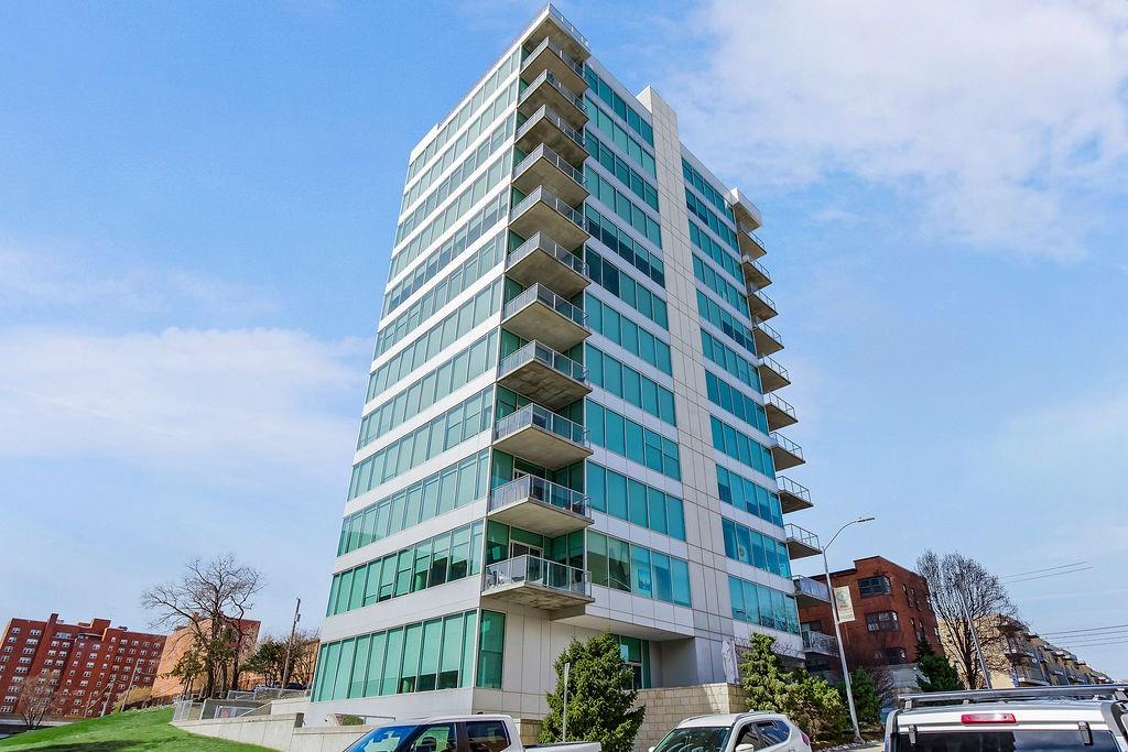 Photo 2 of 4646 Broadway Boulevard #3S