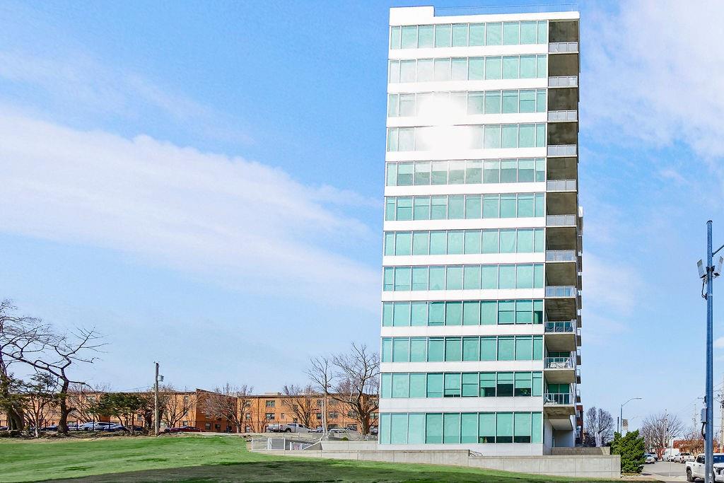 Photo 3 of 4646 Broadway Boulevard #3S