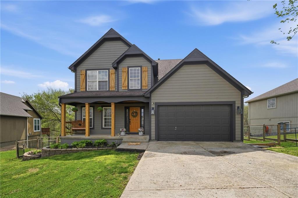 Photo of 215 E Whispering Hills Boulevard