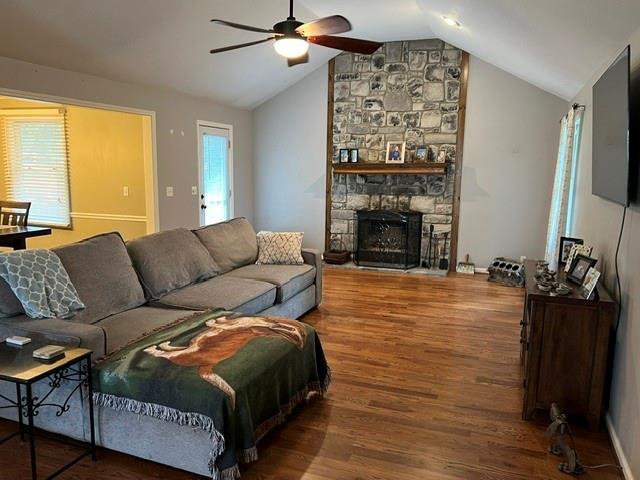 Photo 2 of 801 Feldspar Street