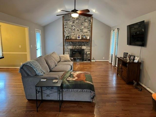 Photo 3 of 801 Feldspar Street